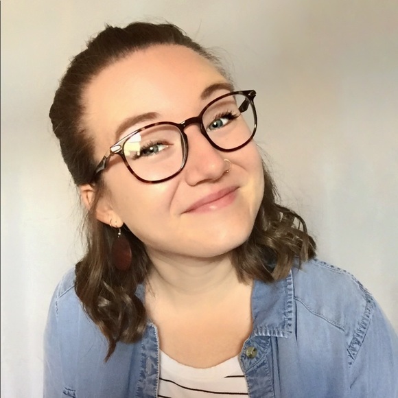 Meet your Posher, Elizabeth - Picture 1 of 1